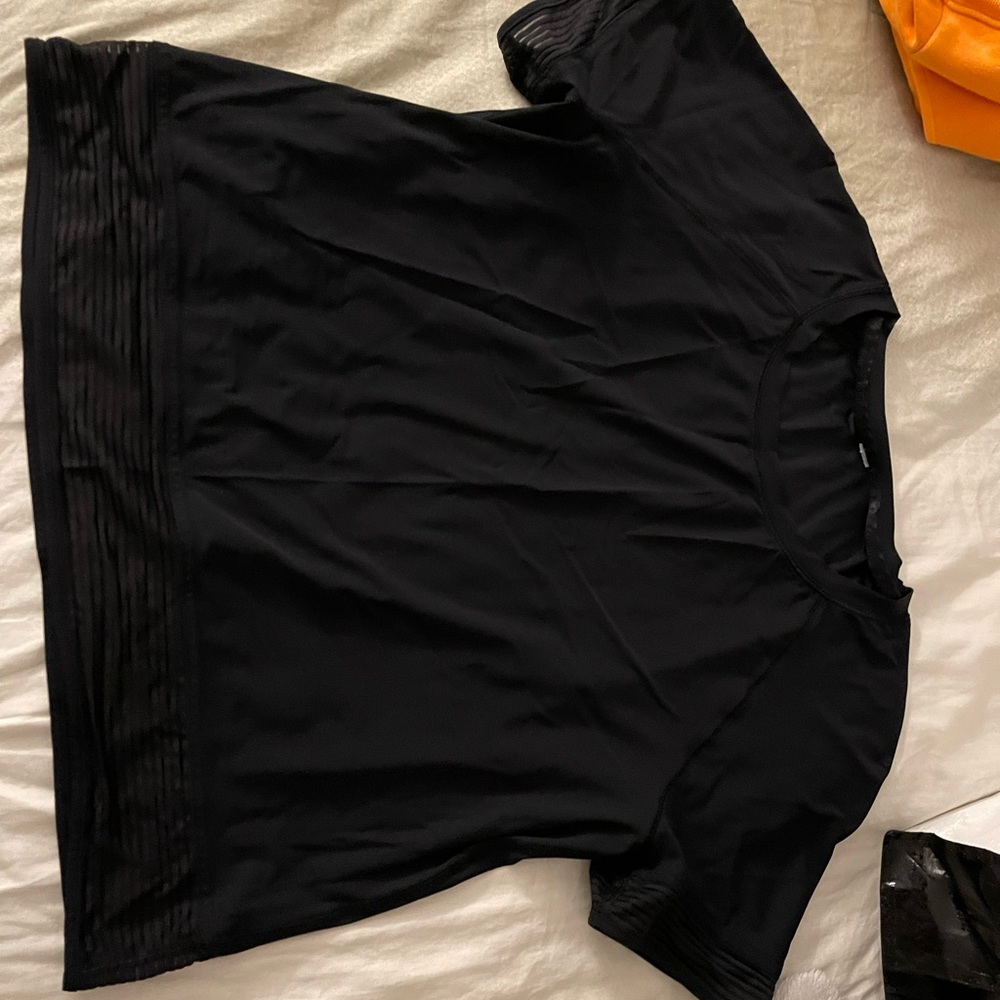 Lululemon top